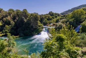 Split: Guidad dagstur till Krkas vattenfall med båtutflykt och badstopp