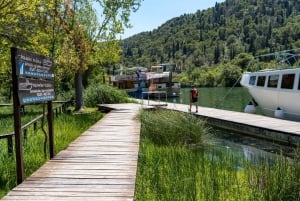 Da Spalato: escursione guidata al parco nazionale della Cherca con nuotata e tour in barca