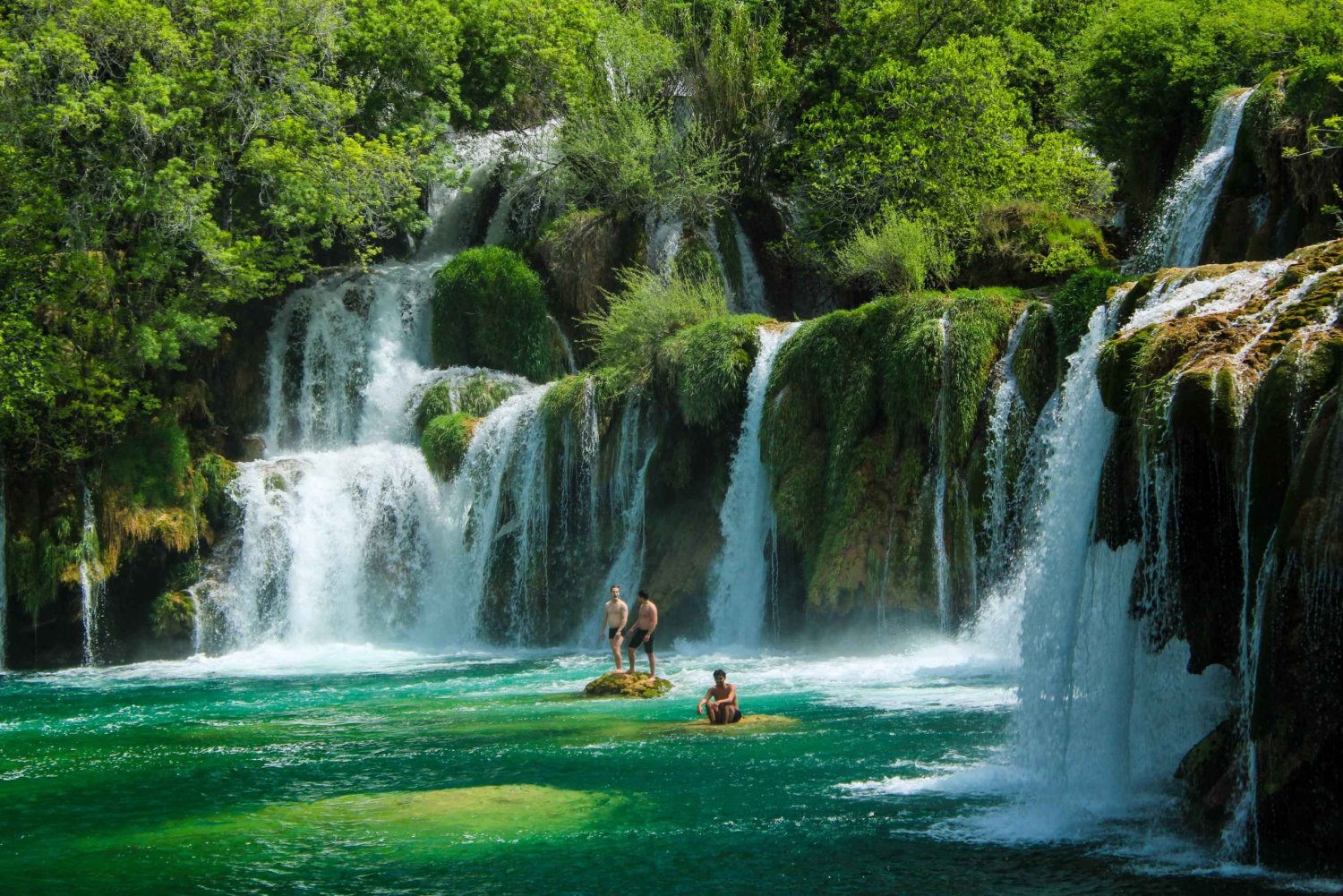Split: Krka Waterfalls Tour with Boat, Swimming & Free Time