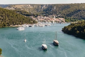 Split: Krka-vandfaldstur med bådkrydstogt og svømning