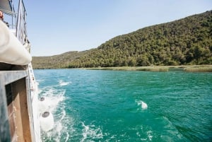 Split: Excursión a las Cascadas de Krka con crucero en barco y baño