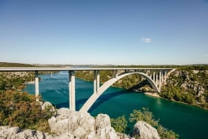 Split: Tur til Krka-fossene med båtcruise og bading
