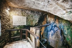 Split: Viagem às cascatas de Krka com cruzeiro de barco e natação