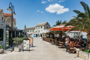 Split: Viagem às cascatas de Krka com cruzeiro de barco e natação