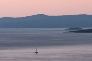 Split: Luksus privat båttur til Hvar og Pakleni-øyene