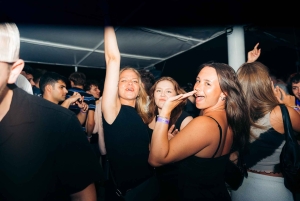 Split: Natbådparty med gratis shots, dj og afterparty
