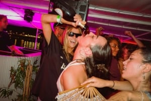 Split: Natbådparty med gratis shots, dj og afterparty