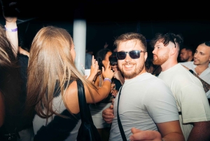 Split: Natbådparty med gratis shots, dj og afterparty