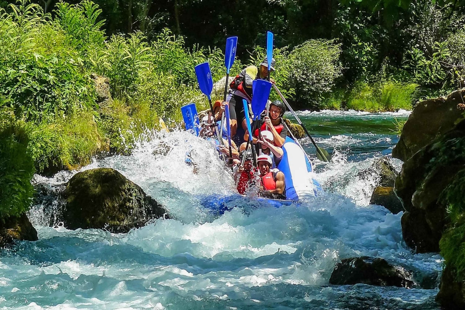 Split/Omiš: Raften op de Cetina rivier met klifsprong & zwemmen