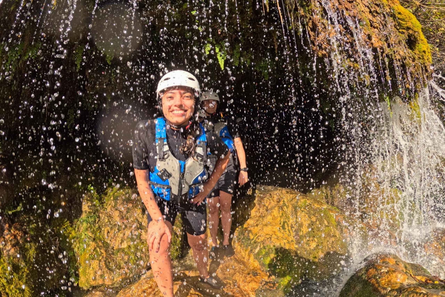 Split/Omiš: Rafting, klippehopping og grottetur