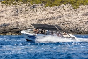 Split ou Trogir : excursion d'une journée en bateau rapide à la Grotte Bleue, Vis et Hvar
