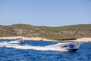 Split ou Trogir : excursion d'une journée en bateau rapide à la Grotte Bleue, Vis et Hvar