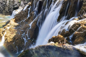 Split: begeleide dagtocht naar de Plitvicemeren met toegangskaarten