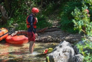 Split: rafting premium, exploración de cuevas, saltos desde acantilados y picnic.