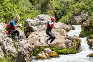 Split: rafting premium, exploración de cuevas, saltos desde acantilados y picnic.