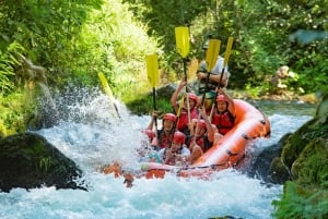Split: rafting premium, exploración de cuevas, saltos desde acantilados y picnic.
