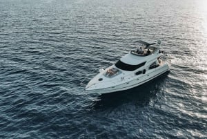 Split: Yksityinen päiväkierros jahtilla Adrianmeren saarille