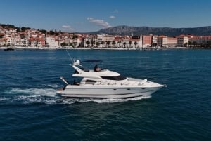 Split: Privat dagsutflykt med yacht till Adriatiska öarna