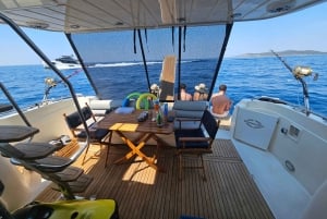 Split: Privat dagsutflykt med yacht till Adriatiska öarna