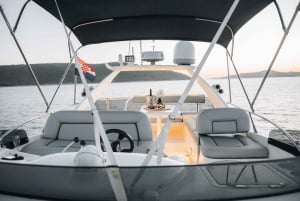 Split: Privat dagstur med yacht