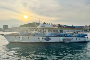 Split: Crucero por la Riviera al Atardecer y Baño con Vibraciones Veraniegas