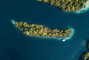Split: Excursão autoguiada de um dia aos Lagos Plitvice com passeio de barco