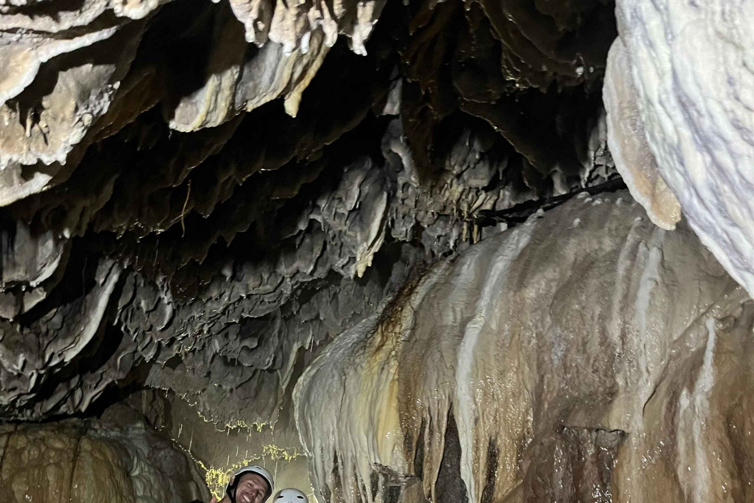 Split: Kleingruppentour mit Rafting auf dem Cetina-Fluss und Höhlentour