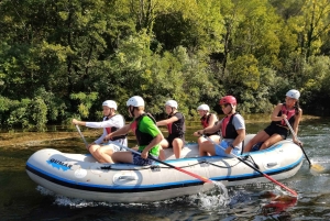 Split: Kleingruppentour mit Rafting auf dem Cetina-Fluss und Höhlentour