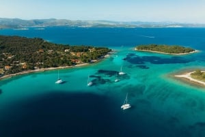 Split: tour de medio día por el museo subacuático, Trogir y la laguna Azul