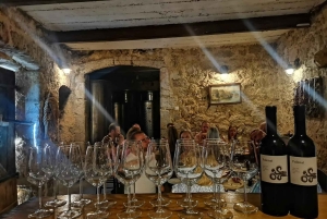 Stari Grad: Privat tuk-tuk-tur med vinprovning