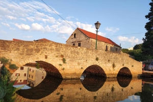 Stari Grad: Privat tuk-tuk-tur med vinprovning