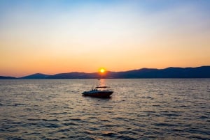 Crociera al tramonto con musica e vista sulla Riviera di Spalato