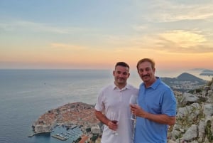 Dubrovnik: Panorama Pointin viininmaistelu auringonlaskun aikaan