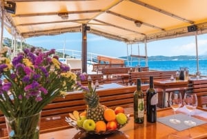 Three Island Boat Tour With Lunch