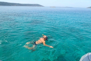 Trogirin ja Splitin yksityinen Sininen laguuni ja Šoltan 3 saaren kierros