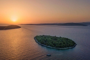 Trogir en Split: privé Blue Lagoon & Šolta 3 eilandentocht