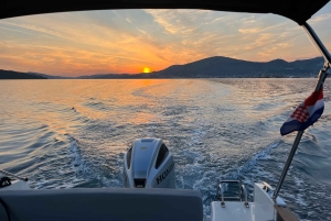 Trogir: Blaue Lagune und 3 Inseln Speedboat Tour