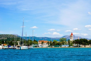 Trogir: Tour guidato a piedi in privato con guida locale