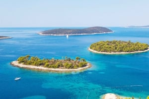 Trogir: White Lagoon, Maslinica & Blue Lagoon Speedboat Tour