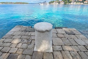 Trogir: White Lagoon, Maslinica & Blue Lagoon Speedboat Tour