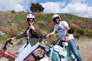 Singular ciclomotor vintage Tomos tour Split - Regreso a los años 80