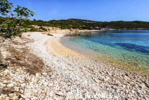 Vis: 3 saarta, 2 luolaa ja 7 paikkaa venekierros