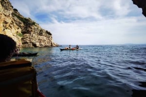 Water activity, kayak tours with a guide, cliff jumping
