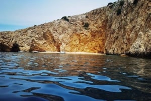 Water activity, kayak tours with a guide, cliff jumping
