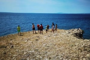 Water activity, kayak tours with a guide, cliff jumping