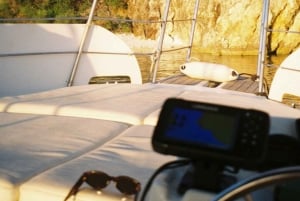 Bahías salvajes de la isla de Krk: Excursión privada en barco de medio día