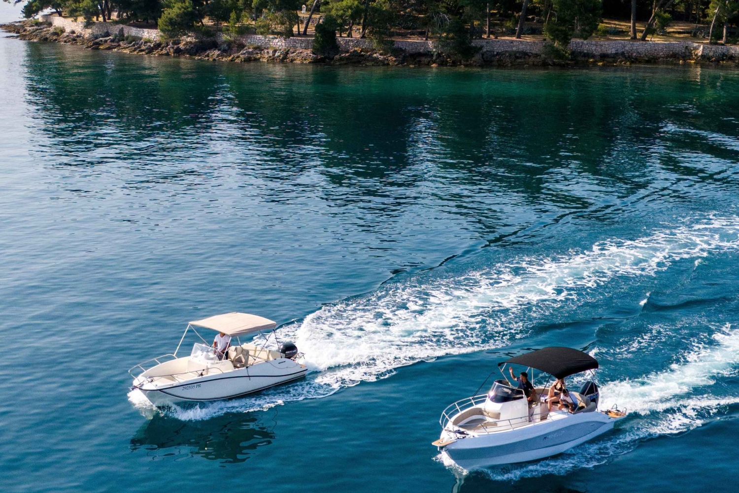 Zara: tour in motoscafo di 3 isole e nuotata nella baia blu con bevande