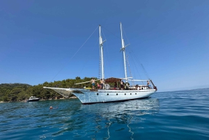 Zadar: Cruise aboard an Authentic Wooden Boat with Drinks