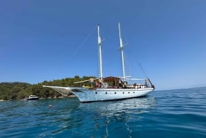 Zadar: Cruise aboard an Authentic Wooden Boat with Drinks