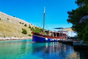 Zadar: Boat Tour to Kornati Secluded Bay, Local Life & Lunch